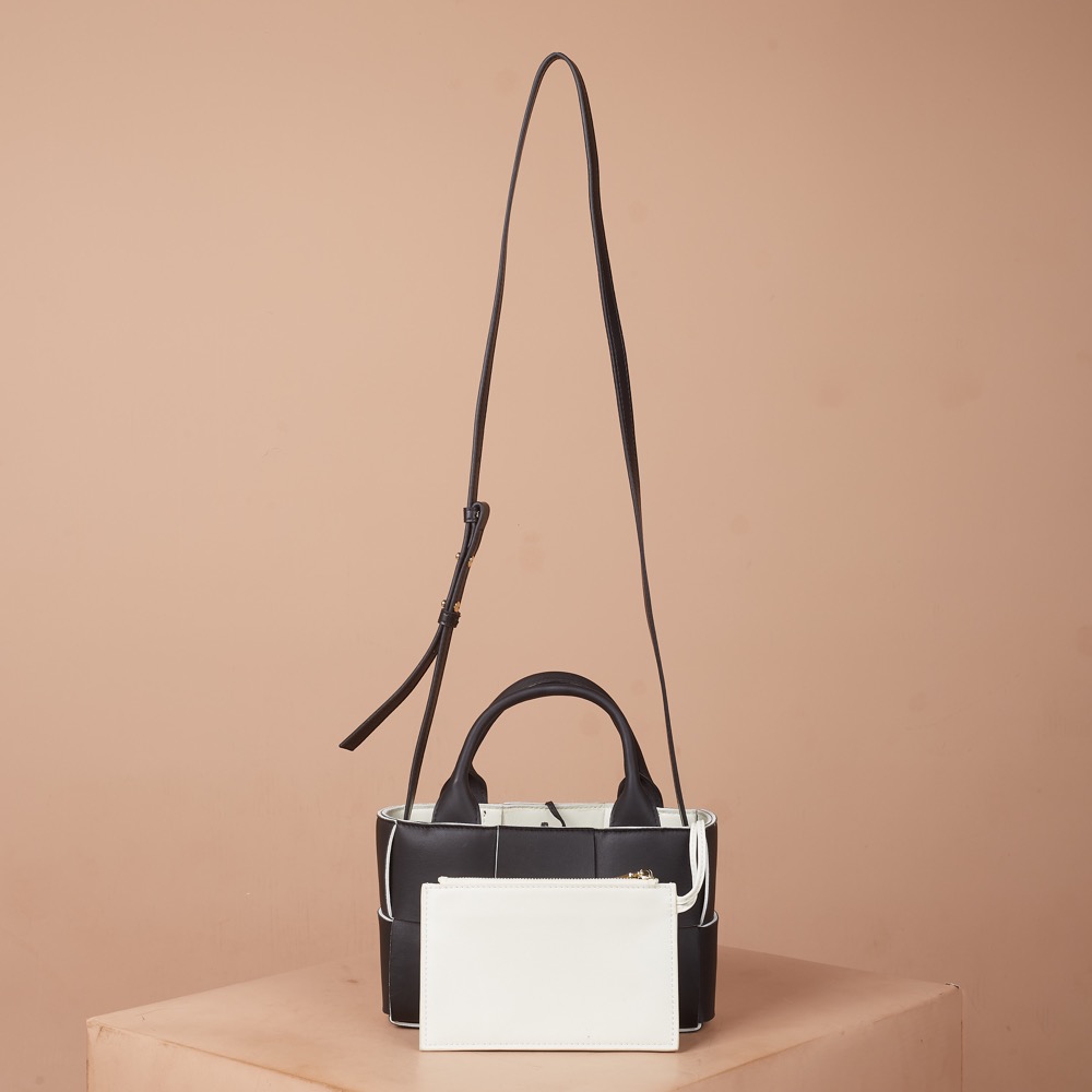Anonymous Rossette 22 Handbag Swift Leather No Brand (Tas Kulit)