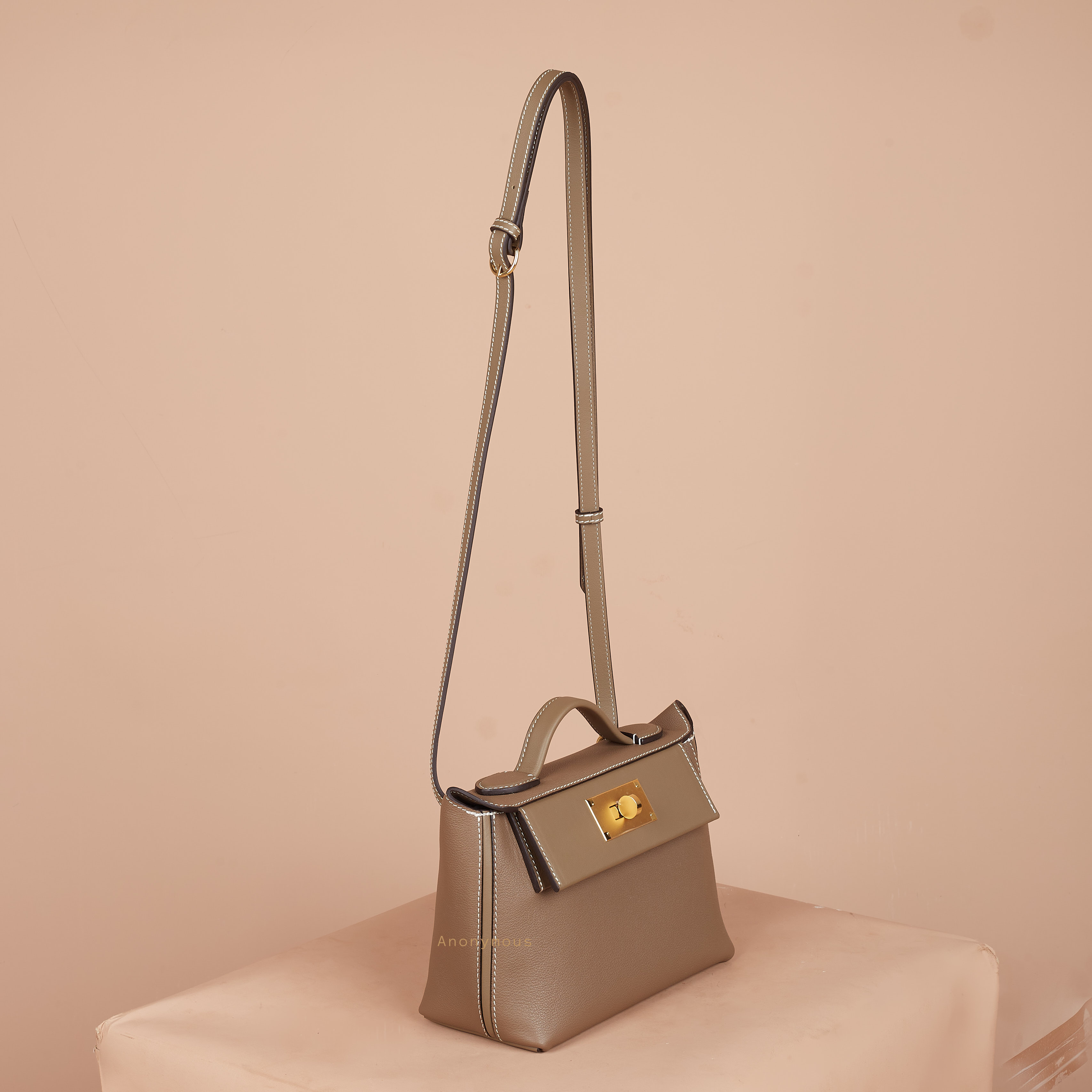 Anonymous Ezzy Bag 2420 Swift Leather No Brand