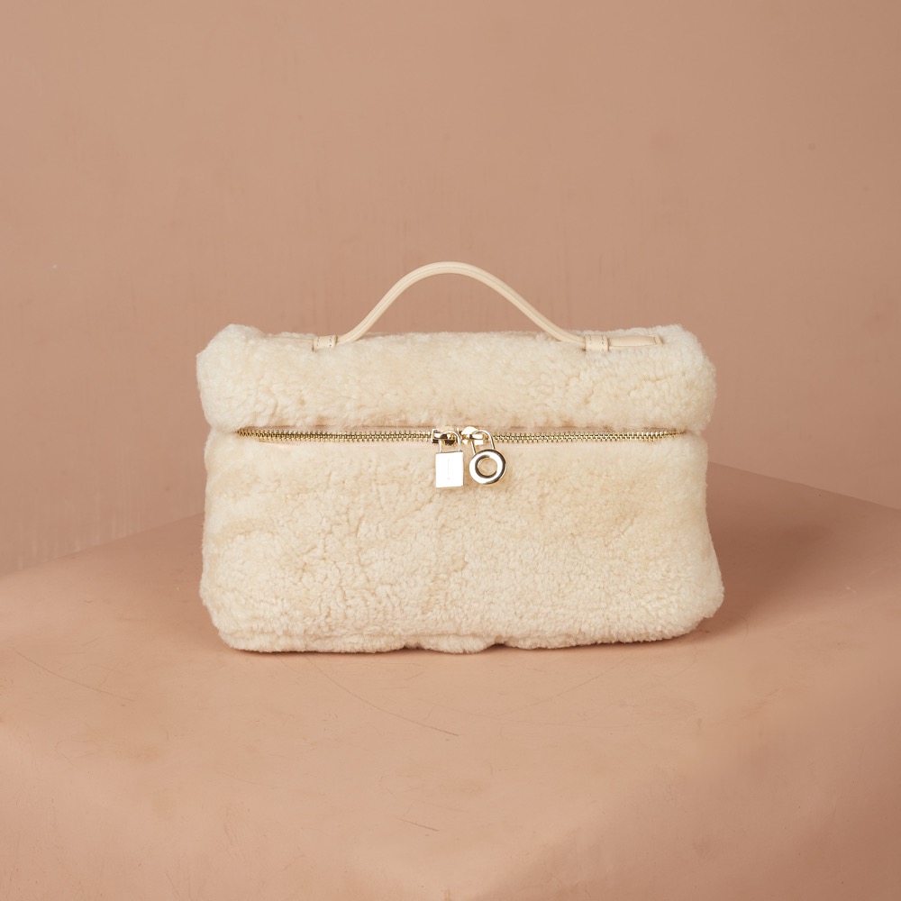 Anonymous Lola Bag L19 Furry Sheep Leather No Brand (Tas Kulit)
