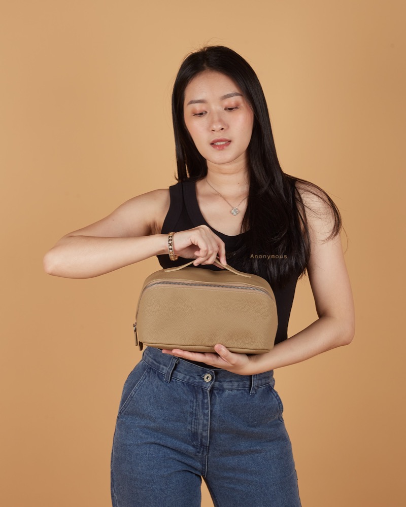 Anonymous Cosmo Cosmetic Pouch Grained Leather (No Brand)