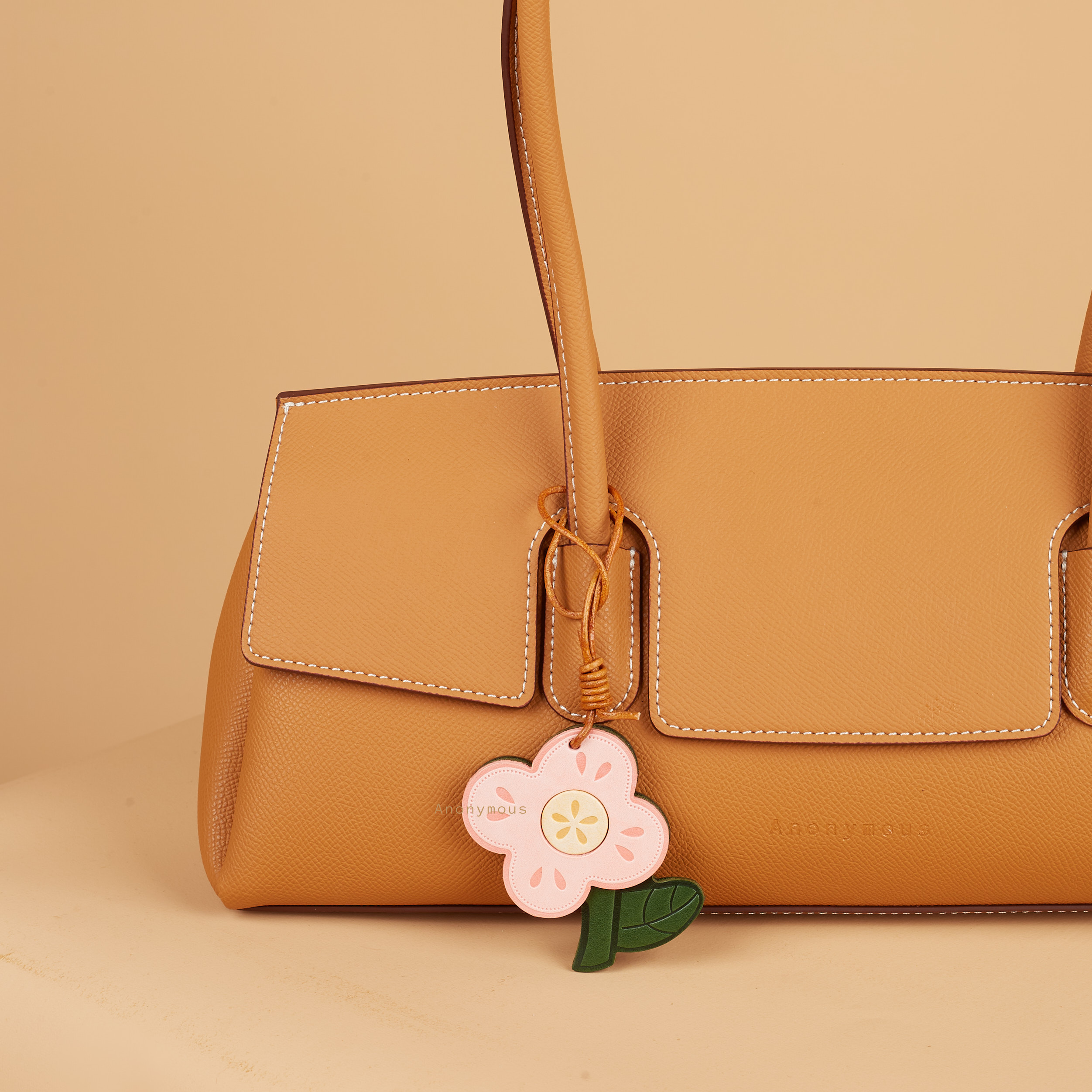 Anonymous Pastel Flower Charm & Pistol Charm (Gantungan Tas)