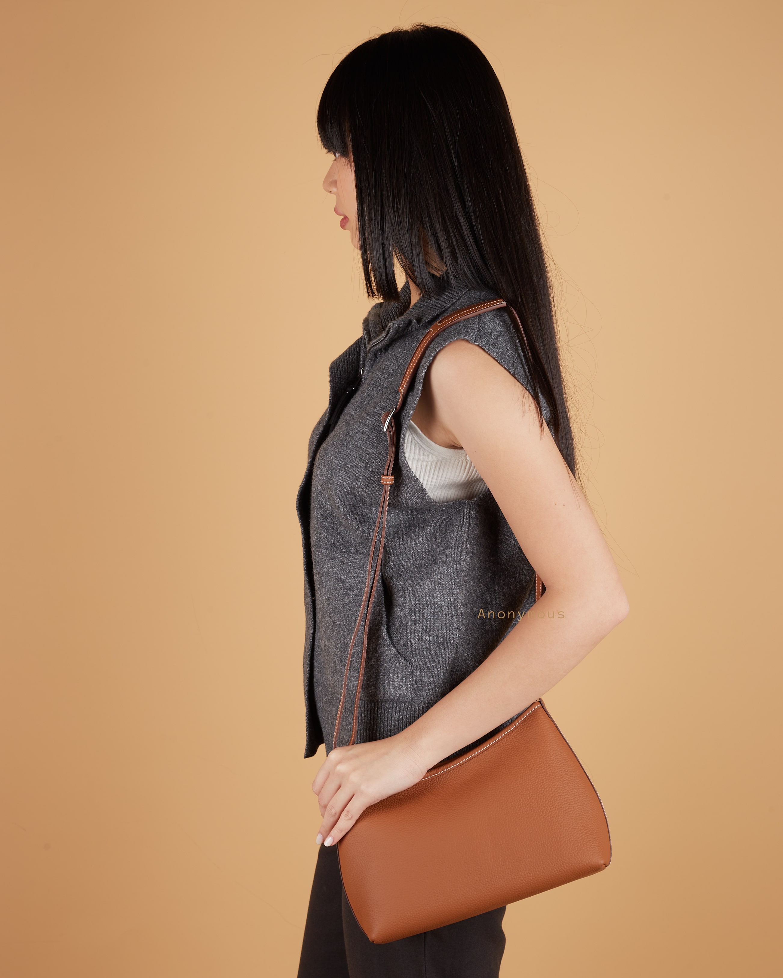 Anonymous Olla Sling H23 Bag Grained leather PHW No Brand (Tas Kulit)
