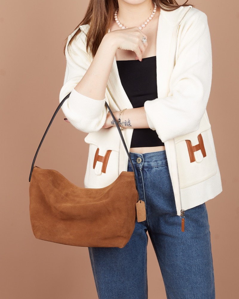 Anonymous Sadie Hobo Bag Suede No Brand (Tas Kulit)