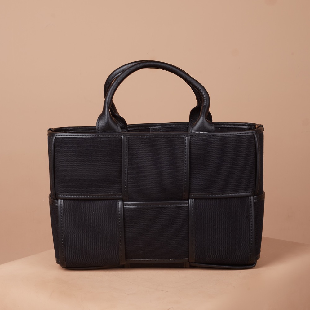 Anonymous Rossette Handbag 30 Canvas No Brand (Tas Kulit)