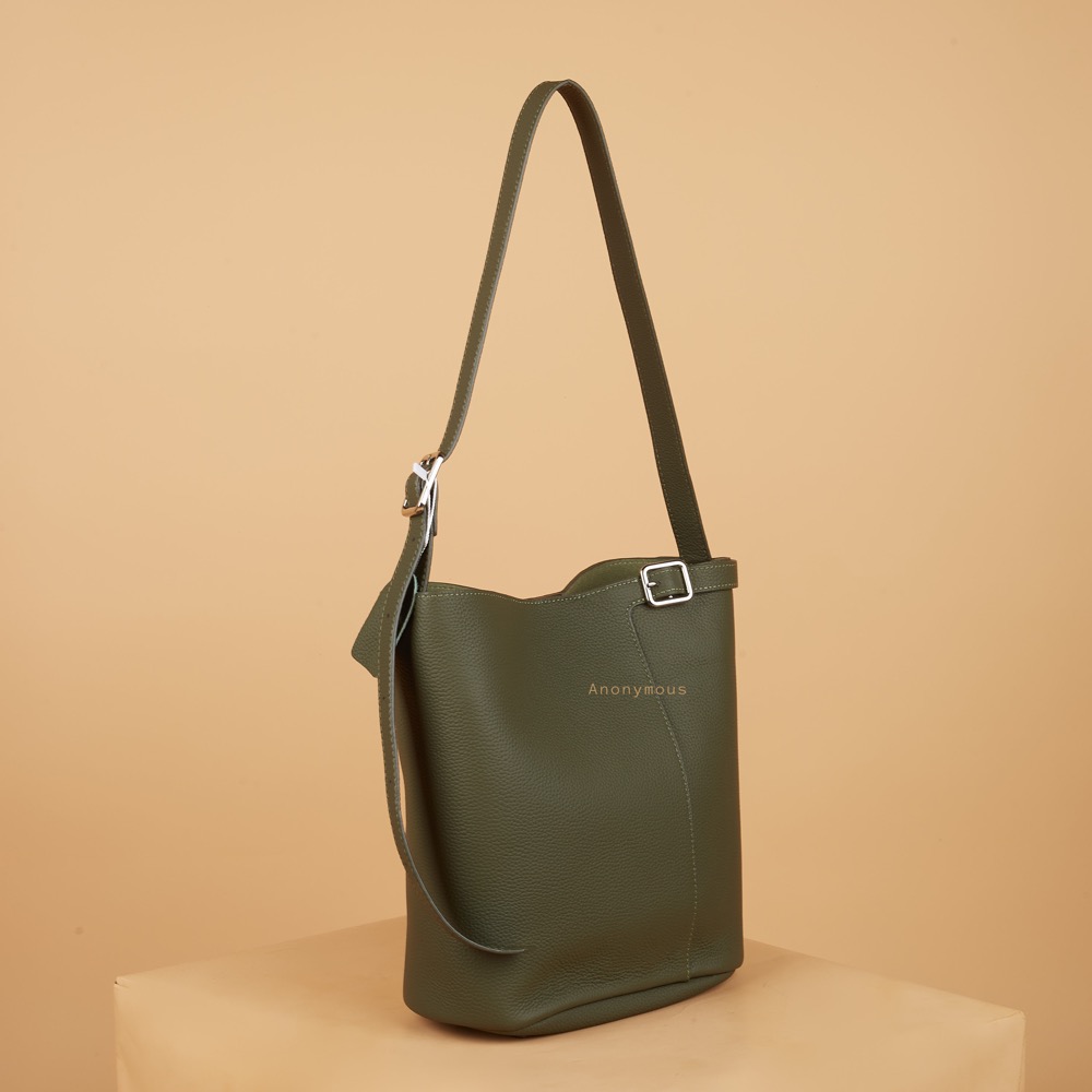 Anonymous Wayne Shoulder Bag Grained Leather No Brand (Tas Kulit)