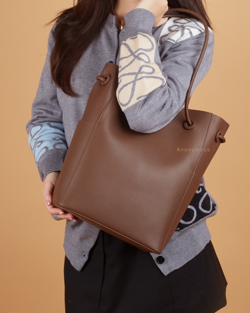Anonymous Tina Hobo Leather Bag No Brand (Tas Kulit)