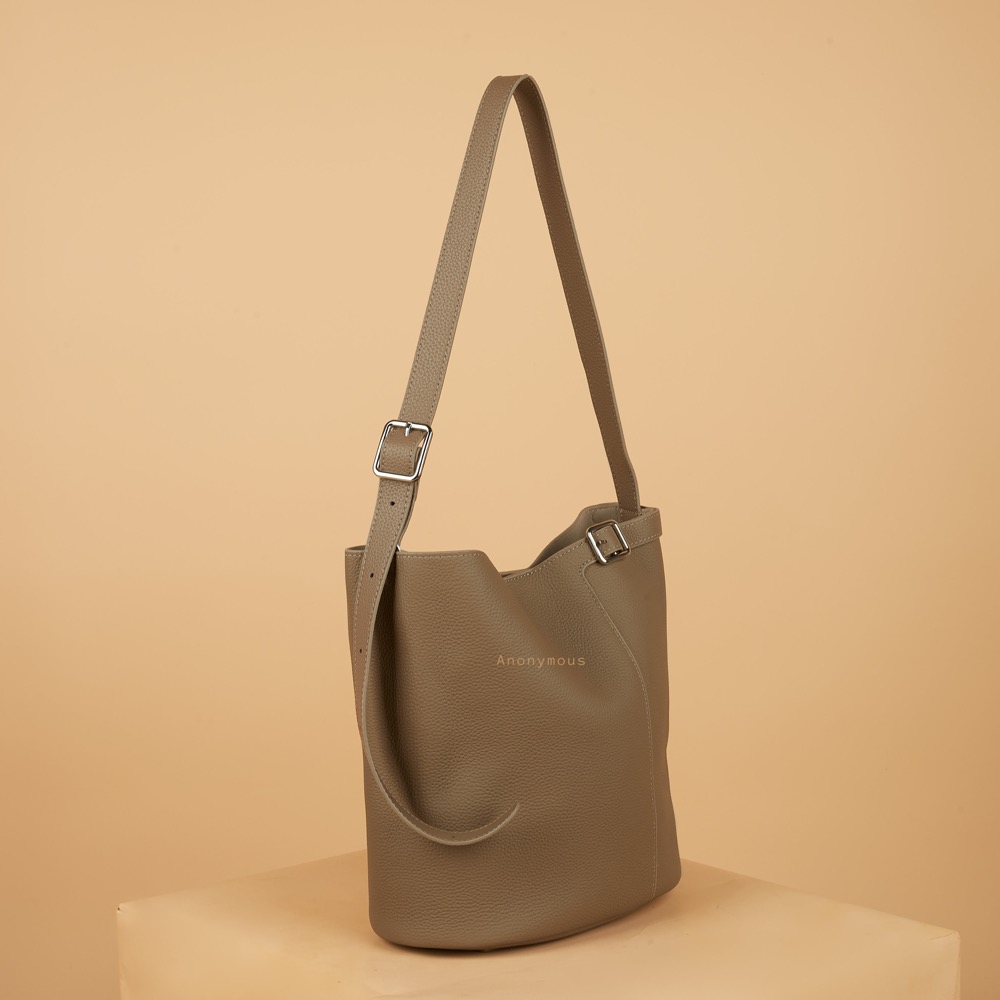 Anonymous Wayne Shoulder Bag Grained Leather No Brand (Tas Kulit)